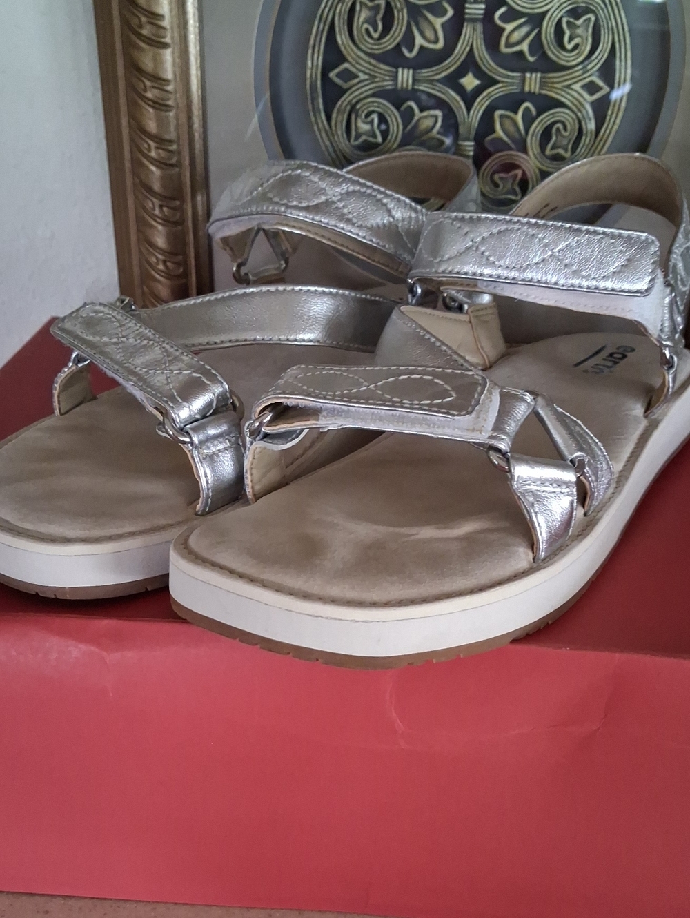 Earth Metallic Silver Adjustable-Strap Sandals